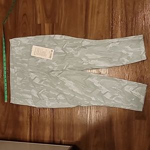 Lululemon Swift Speed HR Crop 21"